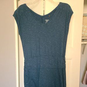 Toad&Co stretchy blue summer dress with flattering slouchy waist